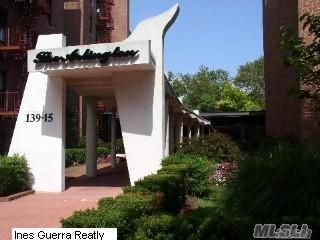 Gorgeous 1Br, Fully Renov Kitchen Featuring Stainless Steel Appliances, Granite Counters & Ample Cabinets, Renov Bathroom W/Window, Lovely Hardwood Floors Throughout, Nice Layout. Located W/Walking Distance To Express Trains, Major Highways, City Bus, & All Points Of Interst. Pet Friendly!