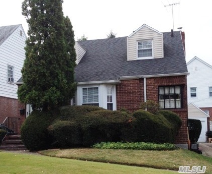 Using The Lot Dimensions Perfectly,  This House Has An Abundance Of Off-Street Parking As Well As A Nice-Sized,  Private Yard. With Many Newer Functional Features In Place,  You Need Only Bring Your Design And Decorating Ideas To The Table To Create Your Dream Home.