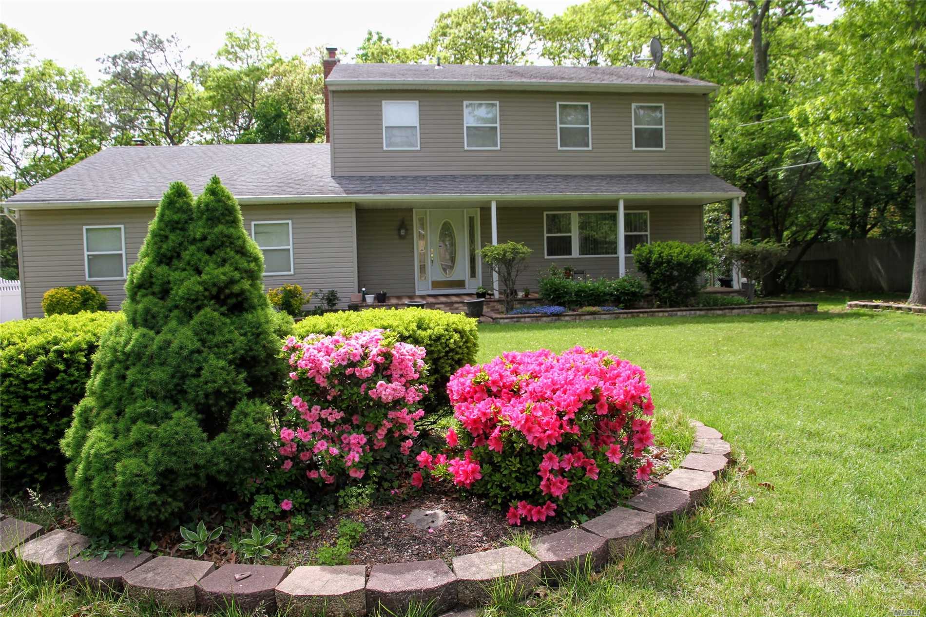 Beautiful Home Features Brand New Furnace And Hot Water Heater, Nicolock Paving Stone Driveway. Formal Lr, Formal Dr, Family Room, Granite Kitchen Floor, Hardwood Floors Throughout, 2 Zone Heat, Full Bsmt, 2 Car Garage, Spacious Yard, And More.