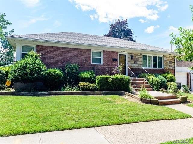 Great House. Full Basement With Poured Foundation Very Large Foot Print. Across The Street From Alley Pond Park. 50X100 Lot, Zoned R3X In Oakland Gardens. School District 26 Ps 213, Jhs 74 And Cardozo H.S. Quick Access To The Cross Island, Pkwy, Gcp And Lie. 7 Blocks Fromthe Shopping Center On Springfield Blvd Food Pharmacy And Coffee