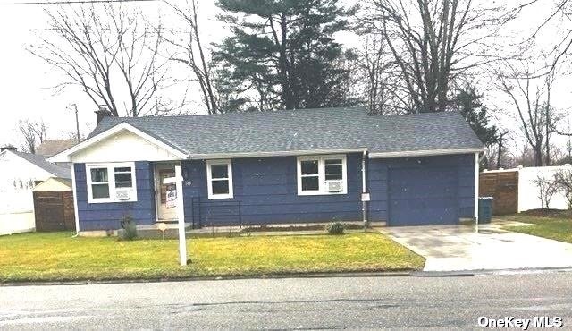 Single Family in Wheatley Heights - Portland  Suffolk, NY 11798