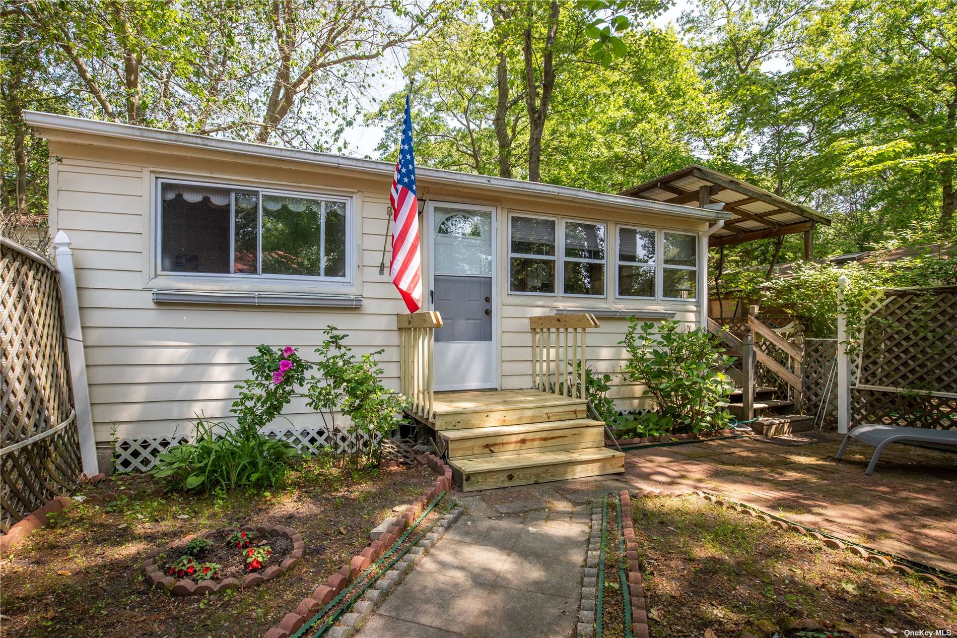 Single Family in Baiting Hollow - Anchor Path  Suffolk, NY 11933