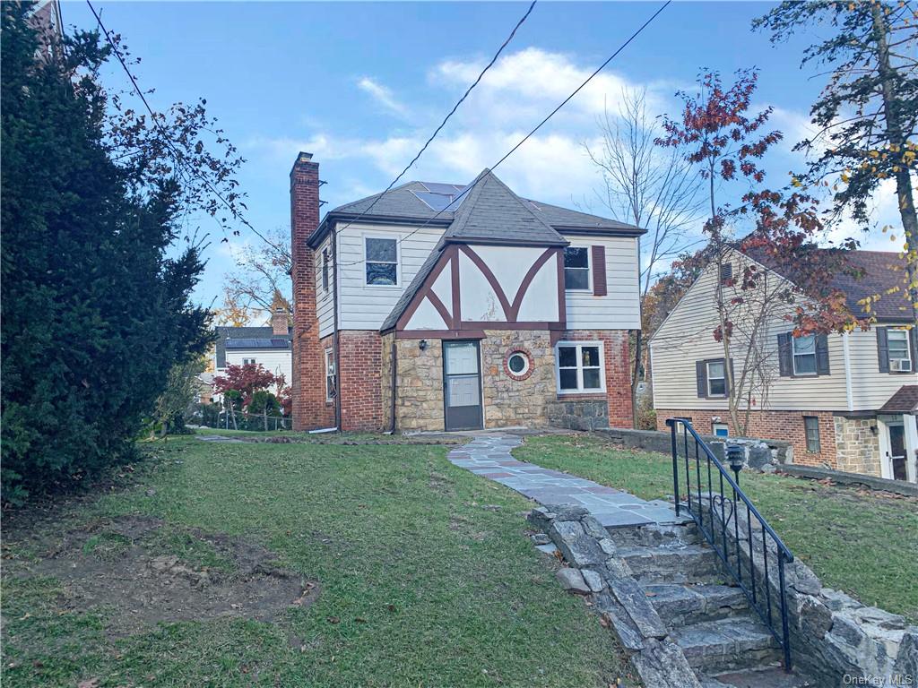 Single Family in Yonkers - Bedford  Westchester, NY 10710