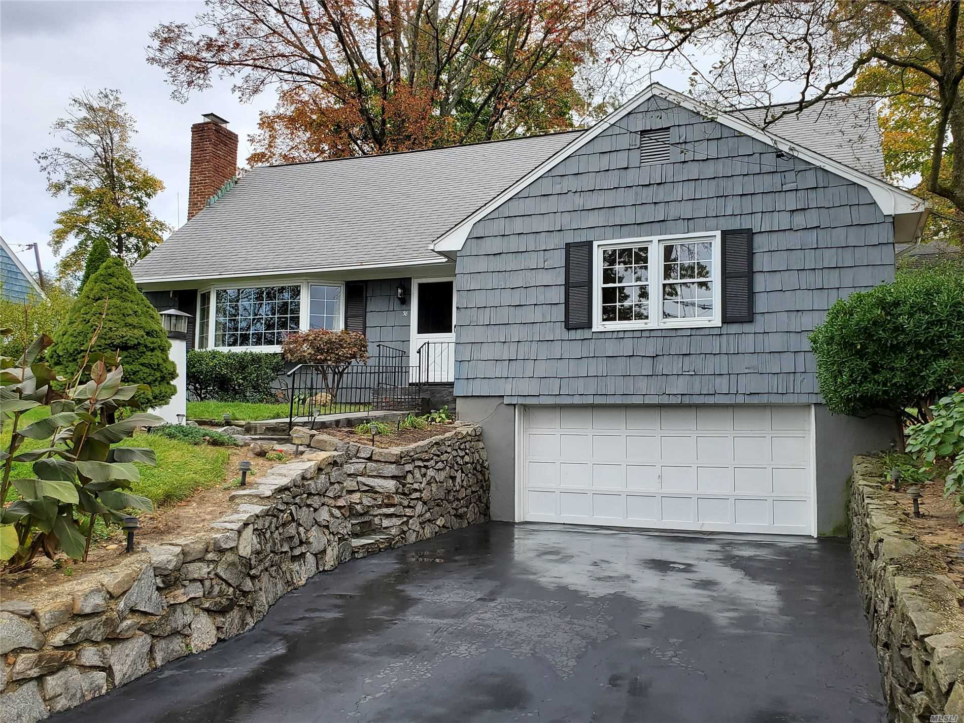 A MUST SEE!!! CHARMING 4 BEDROOM, 2 FULL BATH CAPE LOCATED JUST 0.2 MILES FROM THE MANHASSET TRAIN STATION. THIS HOUSE IS BEING SOLD AS-IS. ALL THIS HOUSE NEEDS IS SOME TLC AND YOUR IMAGINATION. MANHASSET SCHOOLS.