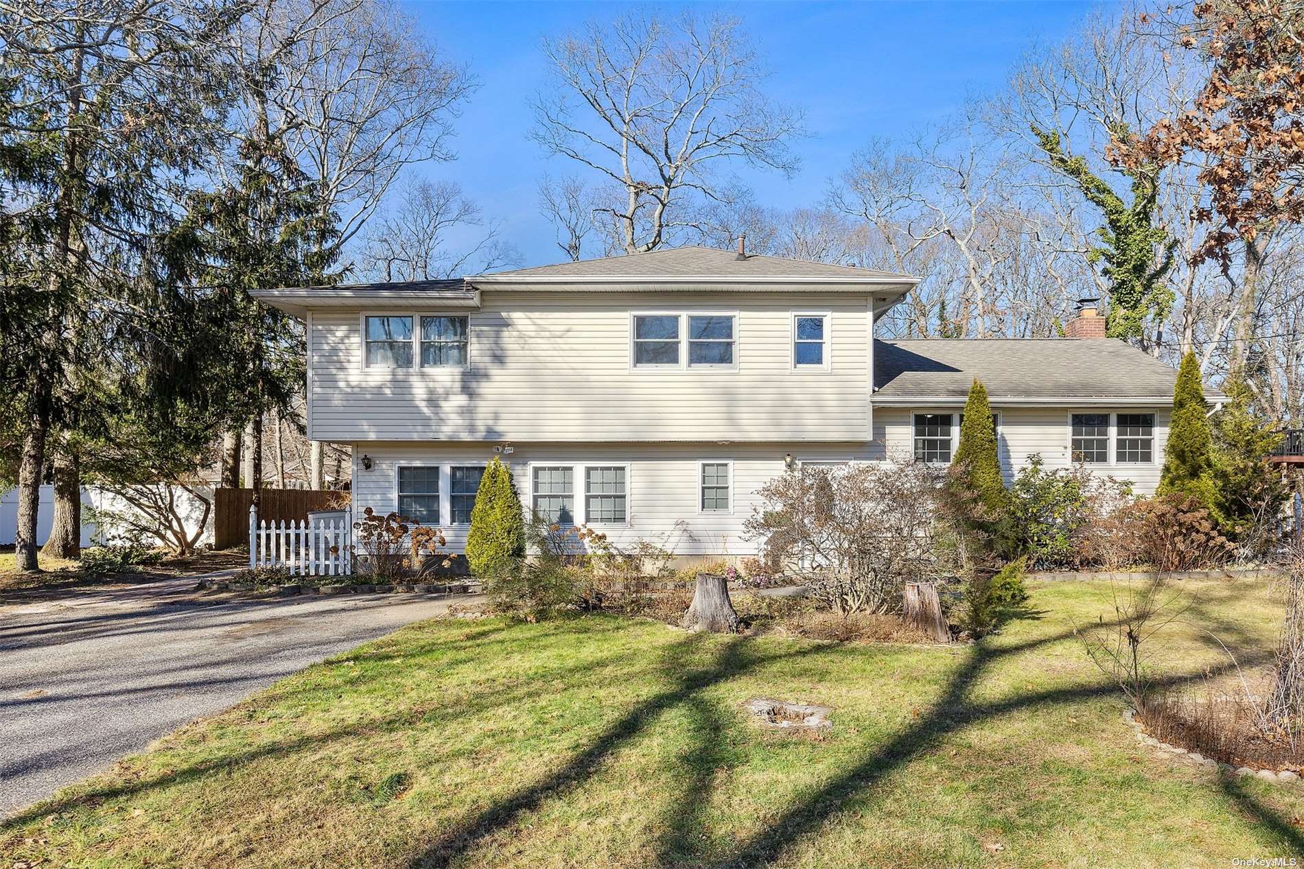 Single Family in Riverhead - Meadow  Suffolk, NY 11901