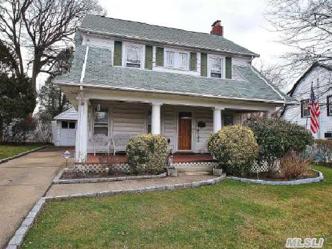 Wonderful Colonial With Exceptional Charm. All Rooms Are Large And The House Has A Great Flow. There Are Wood Floors And Beautiful Details Throughout. House Is Part Of The Gn South School System, Gn Park District And Is Located Only A Few Blocks To The Lirr, Buses And Shopping!