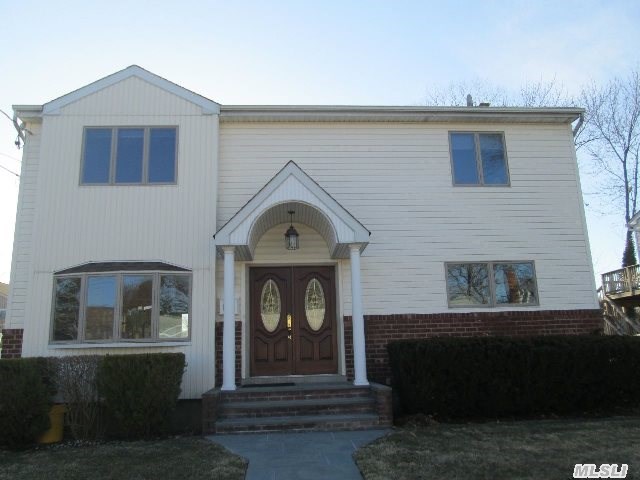 Like New Construction!!! (But Way Less $$$!!) Fabulously Updated Mid-Block Colonial Close To Lirr, Shopping And Park. This Home Boasts An Open Floor Plan W/ Gorgeous Kitchen, 4 Or 5 Br's Plus Full Basement. The Mbr Is Enormous! Low Taxes,  Igs, Cac, Cvac In Village Elementary Makes This A Home Run!