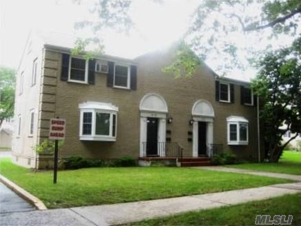 This Is A Beautiful And Lovely Spacious Co-Op. Huge Bay Window In The Lr/Dr Area. Huge1 Bedroom And Full Bath. 5 Minutes Away From Bayside Marina. Close To Shopping,  Parks,  And Transportation.