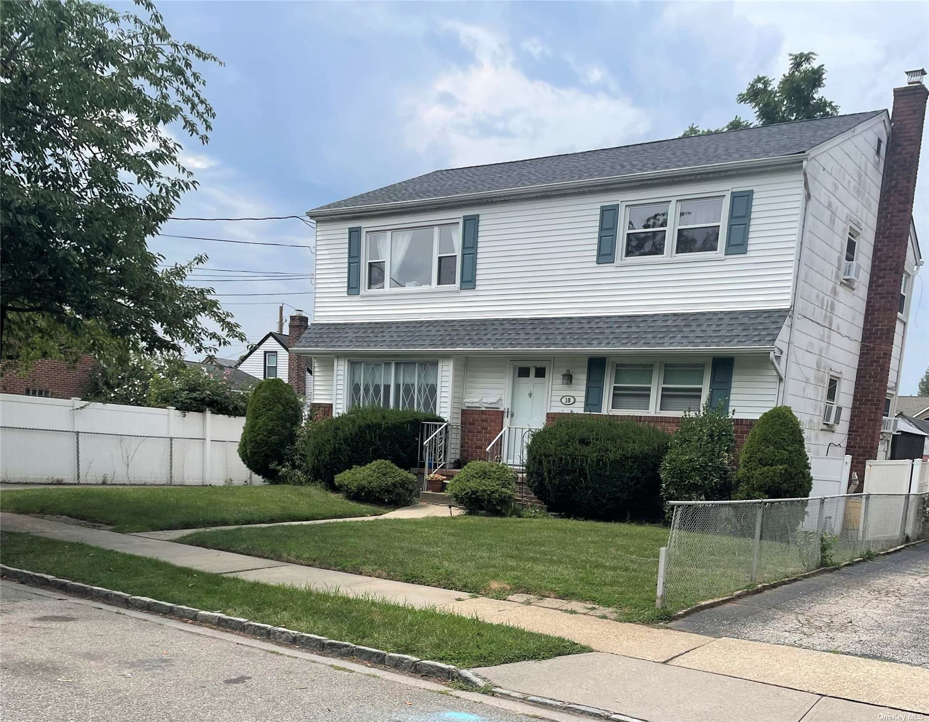 Two Family in Hicksville - Ormond  Nassau, NY 11801