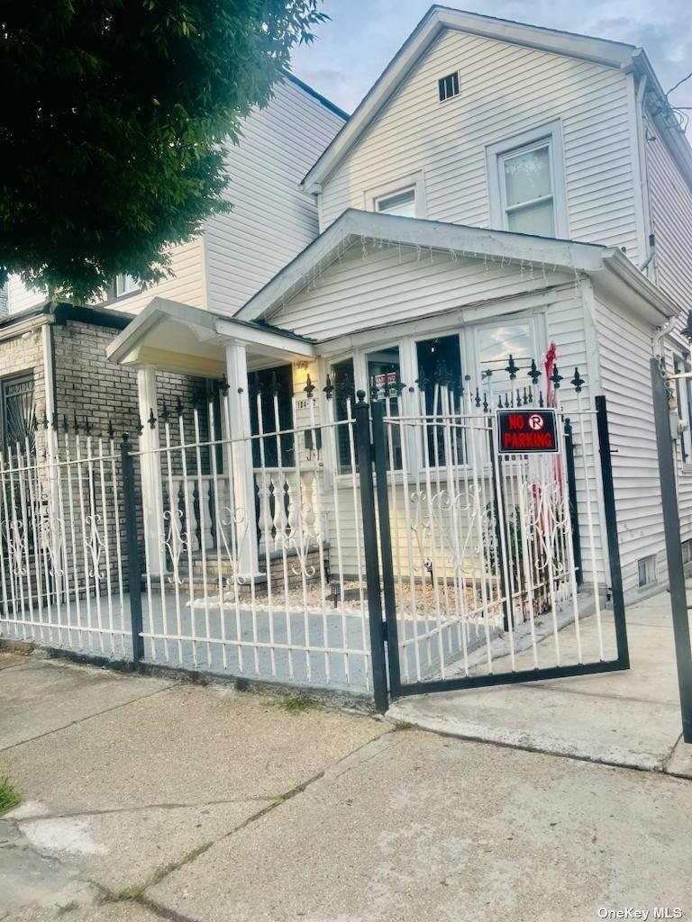 Single Family in Richmond Hill South - 125th  Queens, NY 11419
