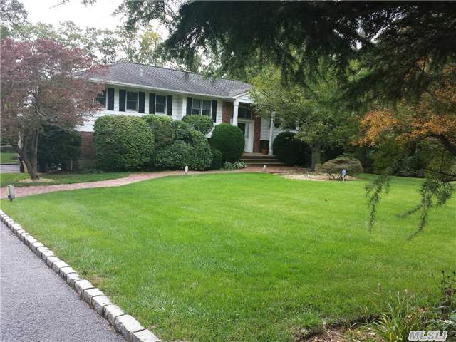 Large,  Beautifully Expanded,  Raised Ranch,  5 Br,  2 1/2 Bath. Heated Igp On Wooded Acre On Lovely Cul-De-Sac. Located In The Gates Of Woodbury. Priced To Sell At $909, 000. Motivated Seller Looking For Motivated Buyer.