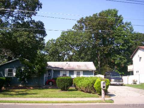 Nice Size Ranch With Handicap Accessibility. Features Nice Size Livingroom, Diningroom And Eat In Kitchen, Plus A Den/Office All With Four Bedrooms And Two Full Baths And Lots Of Storage Space. Nice Screened In Patio, Fully Fenced Yard And Storage Shed. Lots Of Updates Have Been Already Done So Just Move Right In.