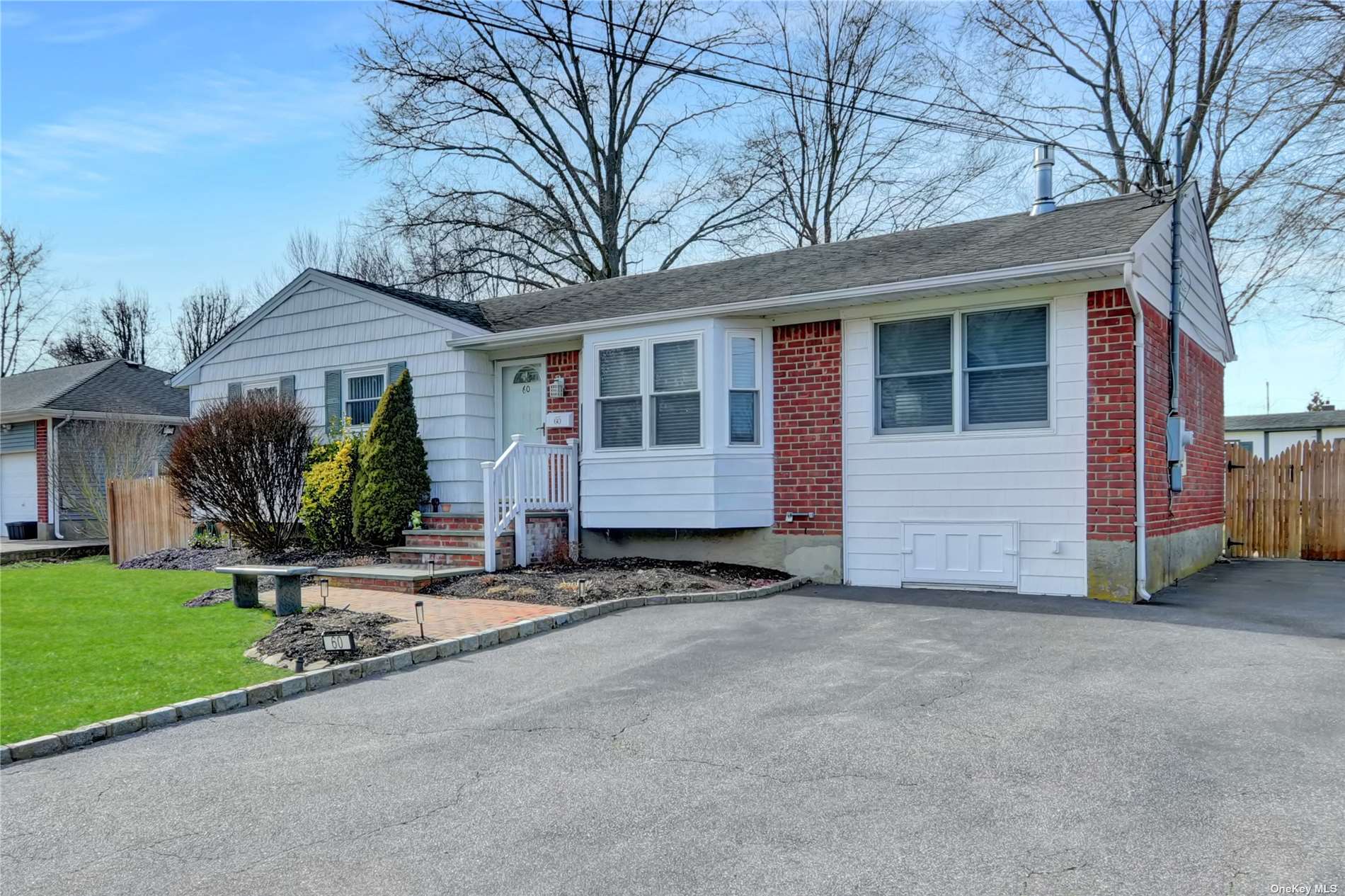 Listing in Deer Park, NY