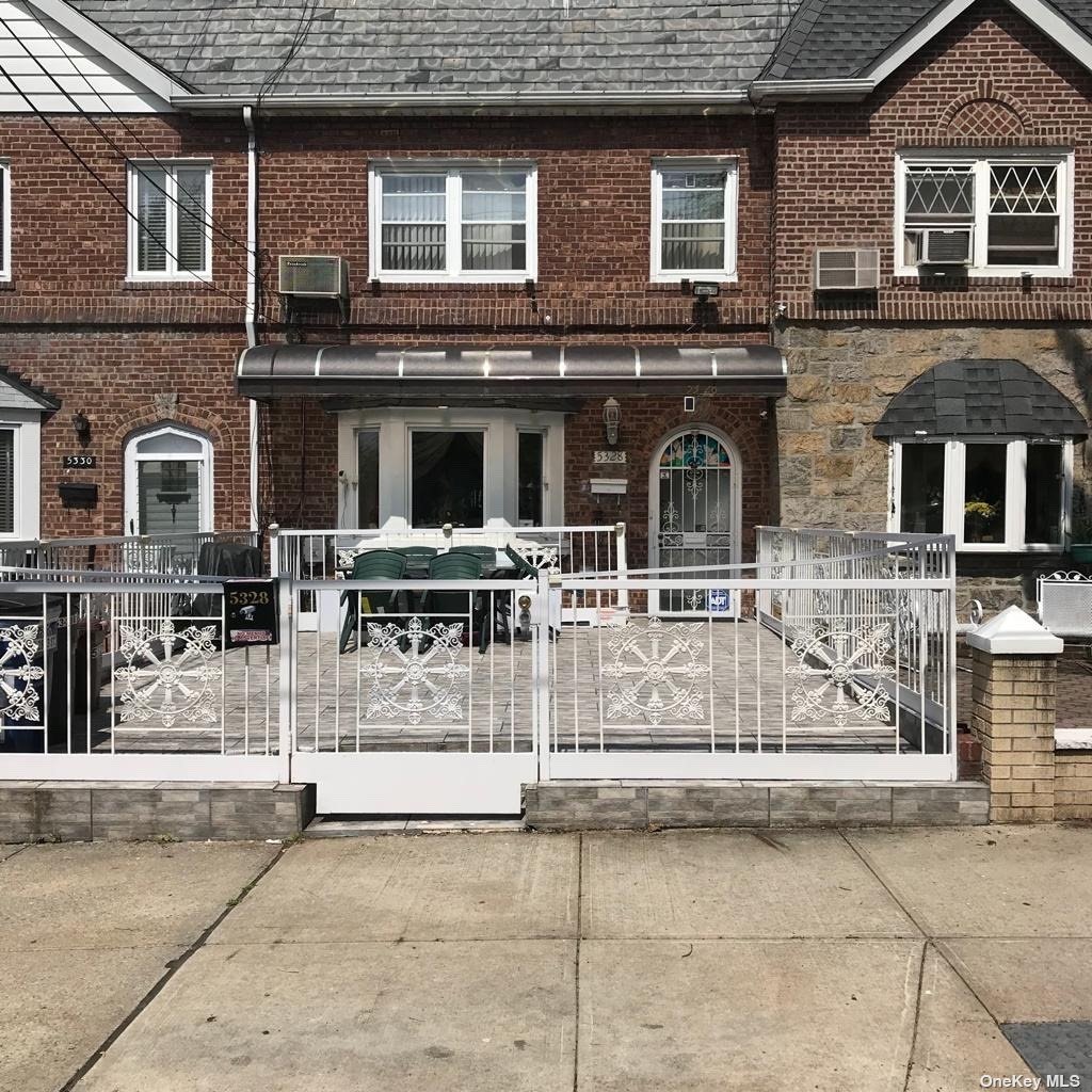 Single Family in Maspeth - 63rd  Queens, NY 11378