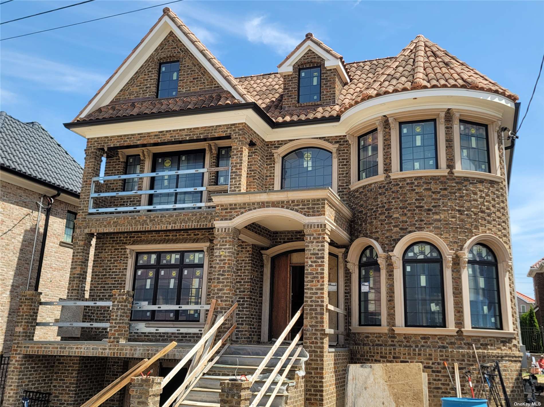 Single Family in Whitestone - Sullivan  Queens, NY 11357