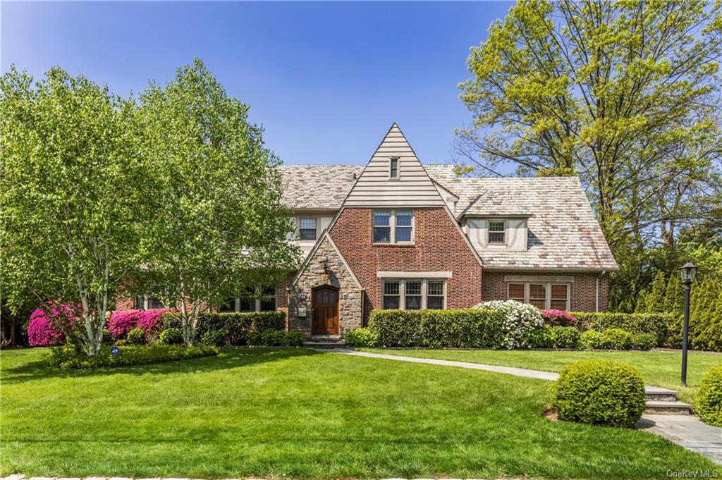 Single Family in Mount Vernon - Brookfield  Westchester, NY 10552