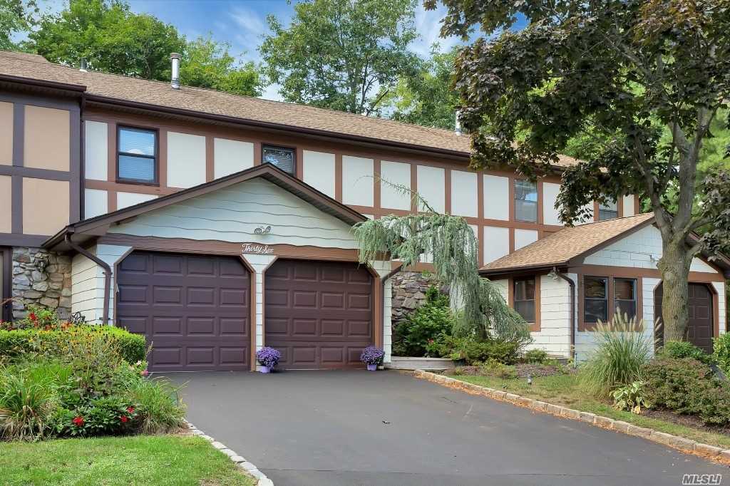 Renovation Done Right! Move Right Into Your Newly Renovated Bentley Model. New Heat/Air, Beautiful Hardwood Floors, New Stone Fireplace, New Custom Kitchen W/ Ge Prof Appl. All New Baths, Windows. Award Winning Syosset Schools.