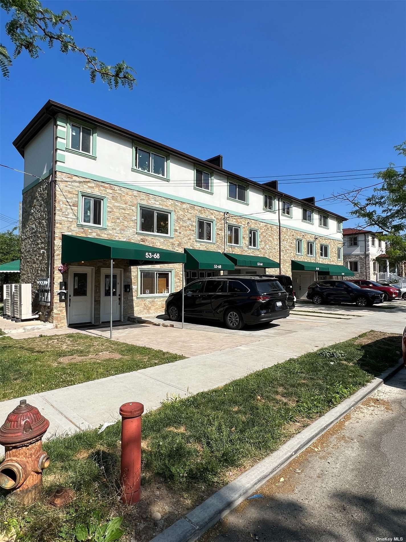 Commercial Lease in Maspeth - 61st  Queens, NY 11378
