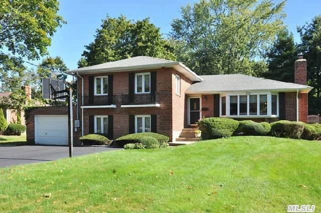 4 Br (3 Up,  1 On Ground Floor)) 3 Full Baths. Awesome Chef's Kitchen With Wolf Stove,  Granite,  Pretty Tile Backsplash. Huge Family Room,  Cac,  Fireplace,  Gas Heat And Gas Cooking. Every Amenity! Lovely Private Yard With Deck And Inground Pool, All Set In North Syosset's Sought After Triangle Area!