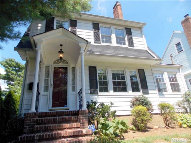 Recently Renovated Colonial In Prestigious Massenet Area, 4Brs, 2.5Bath, Move In Condition, Stainless Steel Appliances, Hardwood Floor, Cac, 1 Car Detached Garage, Near Public & Private Schools, Walk Distance To Lirr, Train, Library, Supermarket & Mall, Sweet Home Must See !Lr, Dr, Kit, 4 Brs, & 2.5 Bath