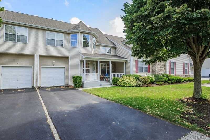 Set In The Luxury Community Of Country Point This Desirable Buckingham Model Features A Bright And Open Floor Plan W/Vaulted Ceiling , Oak Kitchen, Part Finished Basement And Private Location! Gated Community Close To All!