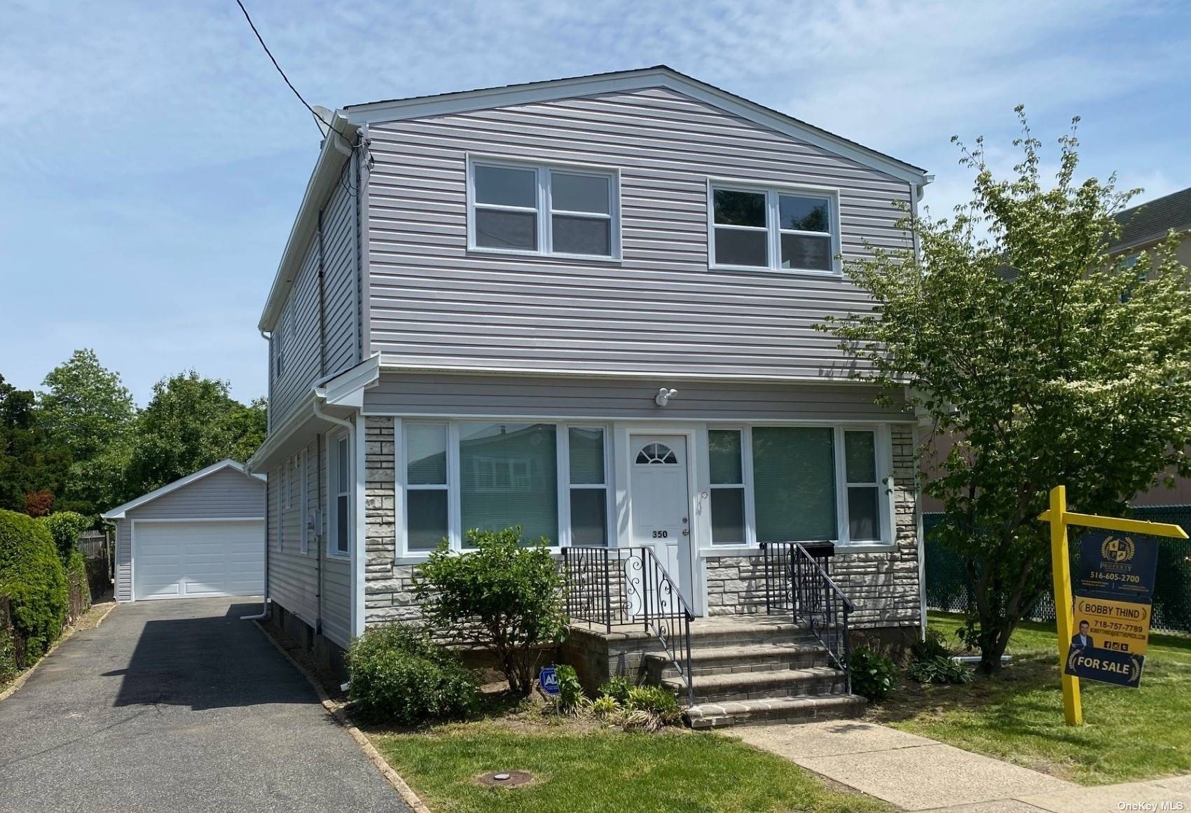 Single Family in Westbury - Siegel  Nassau, NY 11590