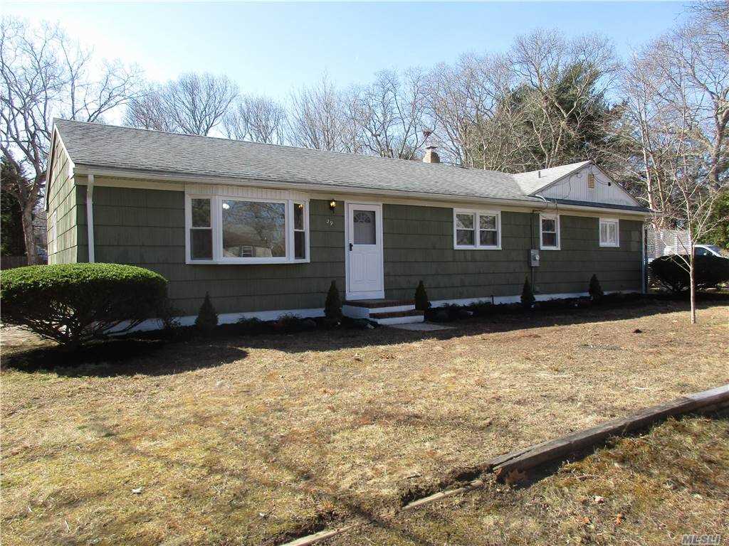 Listing in Riverhead, NY