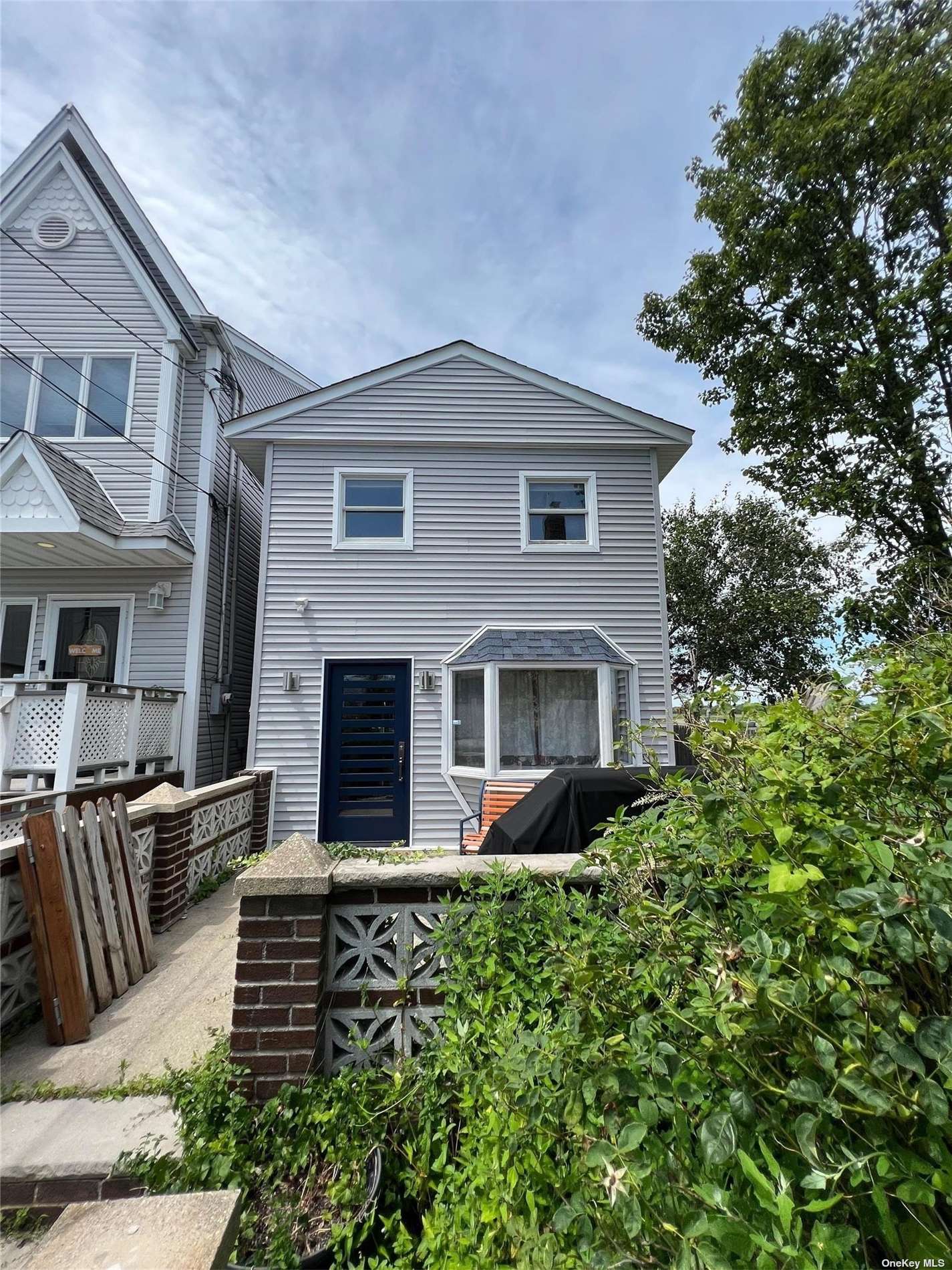 Single Family in Broad Channel - Shad Creek  Queens, NY 11693
