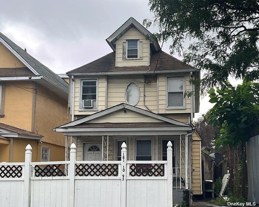 Single Family in Hollis - 93rd  Queens, NY 11423