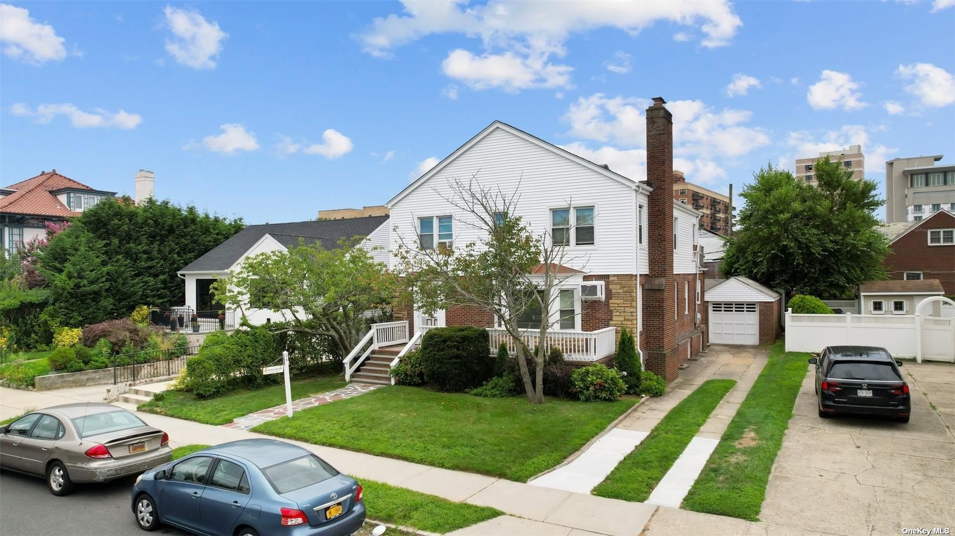 Single Family in Long Beach - Beech  Nassau, NY 11561