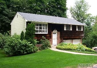 Winter Water View, 3/4 Bedroom Hi Ranch In The Village Of Roslyn Harbor.  This Home Has A Lower Level Den With Sliding Doors Leading To A Brick Patio.  It Is Near The Historic Village Of Roslyn.  