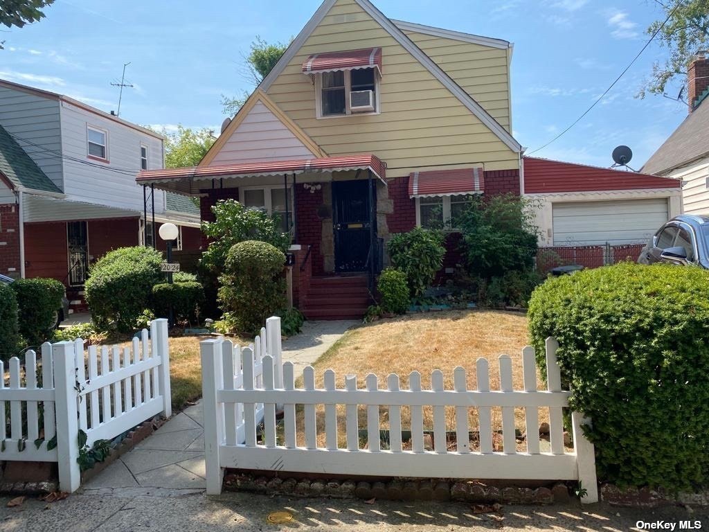 Listing in Saint Albans, NY