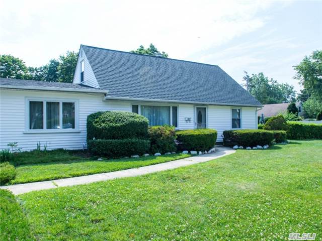 4 Bedroom, 2 Full Bath Cape On Jackson Avenue In Syosset Sd. Great Opportunity For Professional With Proper Permits. Newer Windows, Roof & Boiler.