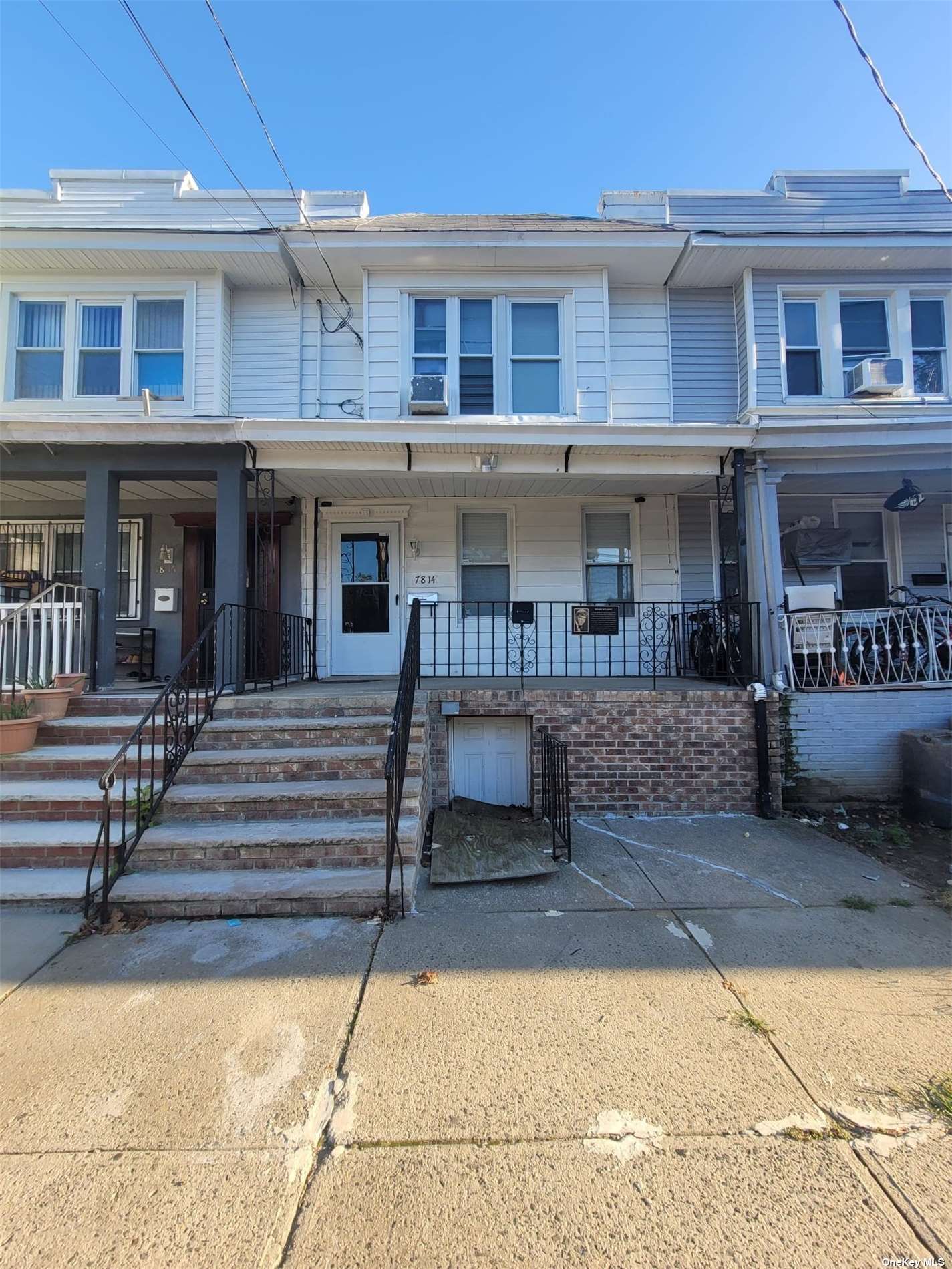 Single Family in Woodhaven - 87th  Queens, NY 11421