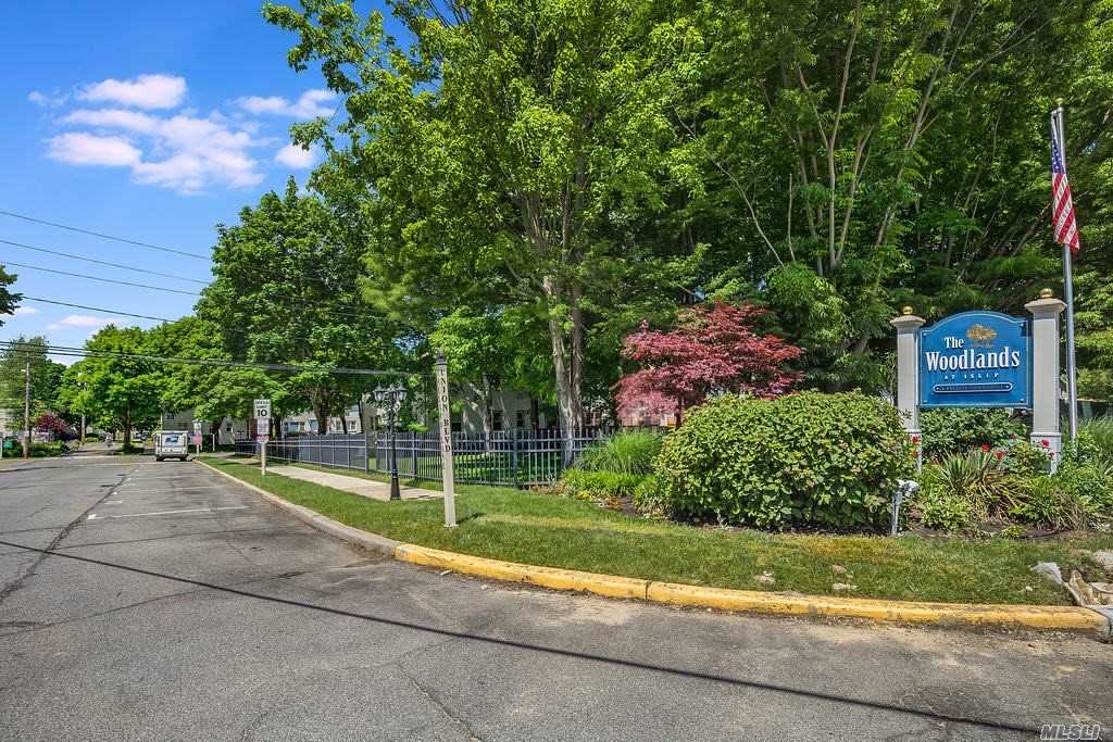 The Woodlands Of Islip 2nd Floor Corner Unit In Prime Location. Spacious Private Deck Off Bedroom. Walking Distance To LIRR And Shopping. Quiet Community. With Pool And Laundry Facilities. Two Reserved Parking Spaces At Your Front Door. Maintenance W/Star $760.