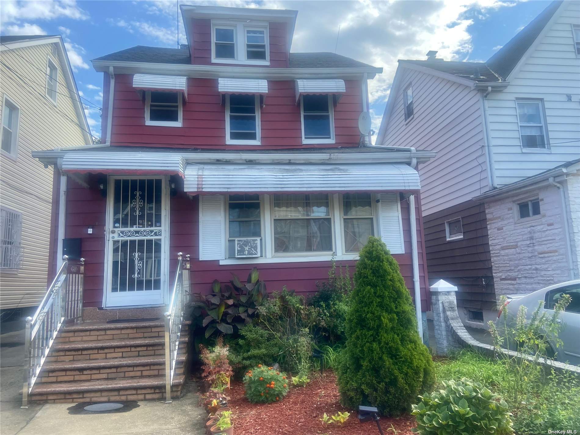 Apartment in Cambria Heights - 210th  Queens, NY 11411