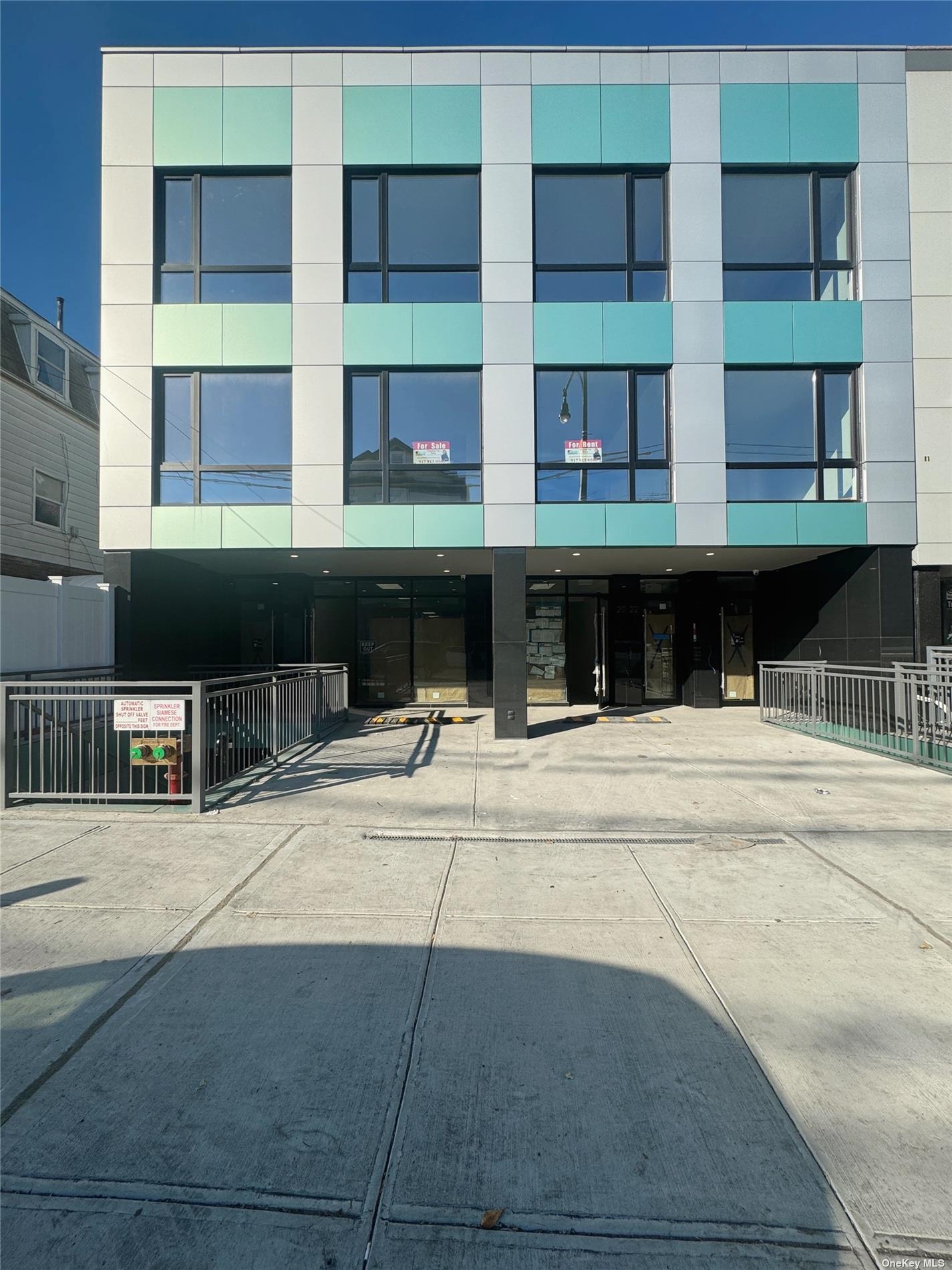Apartment in College Point - College Point  Queens, NY 11356