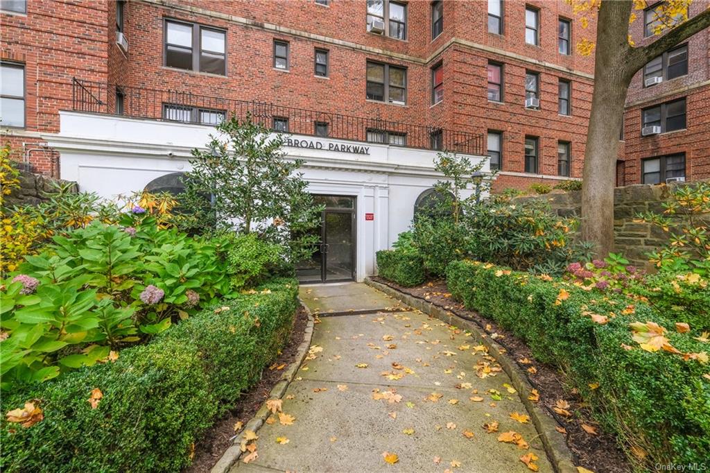 Apartment in White Plains - Broad  Westchester, NY 10601