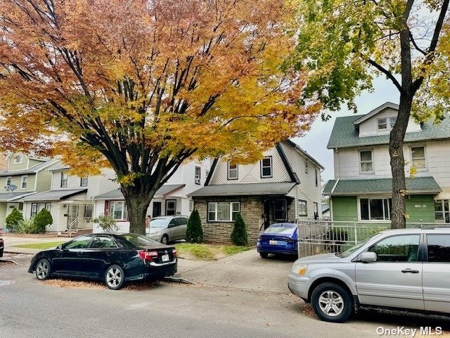 Single Family in Richmond Hill South - 111th  Queens, NY 11419