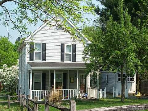 Delightful Front Porch Colonial In Port North Village.This 3 Br,1 Bth Home Is Perfect For The Home Buyer Who Wants A Share In Our Beautiful Sea Side Town. 