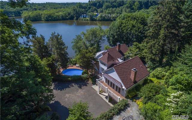 Stunning Waterfront On Beaver Lake On 5.5 Acres. 220Feet Of Direct Waterfront Includes Small Dock For Kayaking & Skating. Water Views From Most Of The Rooms, 4 Brms, 5.5 Baths. Guest Suite W/Balcony Overlooking Lake. Pool, Cac, Generator. Enjoy Wildlife And Tranquility In This Gem Of A Home.