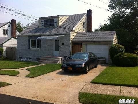 Very Quiet Residential Area. Heart Of Baside.  Beautiful French Window,  Next To Baside Shopping Mall.