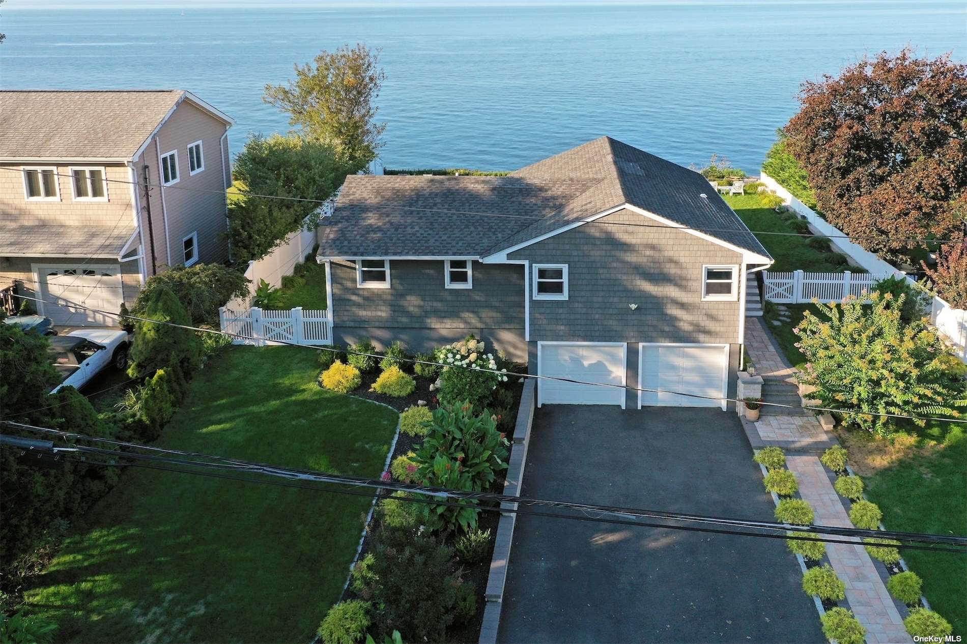 Single Family in Miller Place - Seacliff  Suffolk, NY 11764