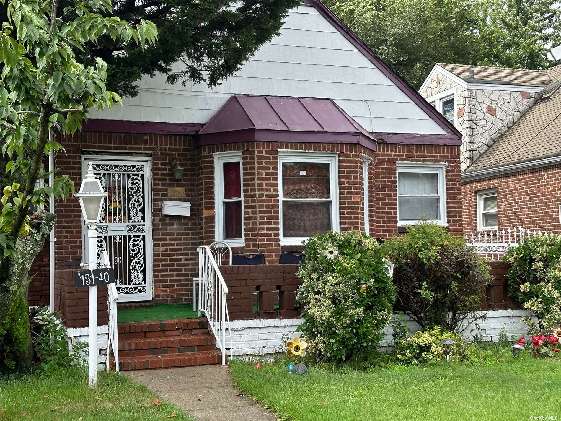 Single Family in Rosedale - 233rd  Queens, NY 11422