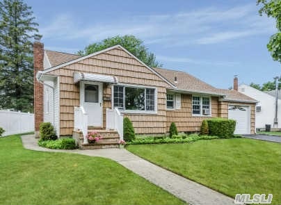 Great 3 Br Ranch,  Wood Floors Throughout,  In Ground Sprinklers, Atached Garage,  Full Basement, .Close To All Major Roadways,  Shopping,  Lirr. Woodland Ave Elementary School.