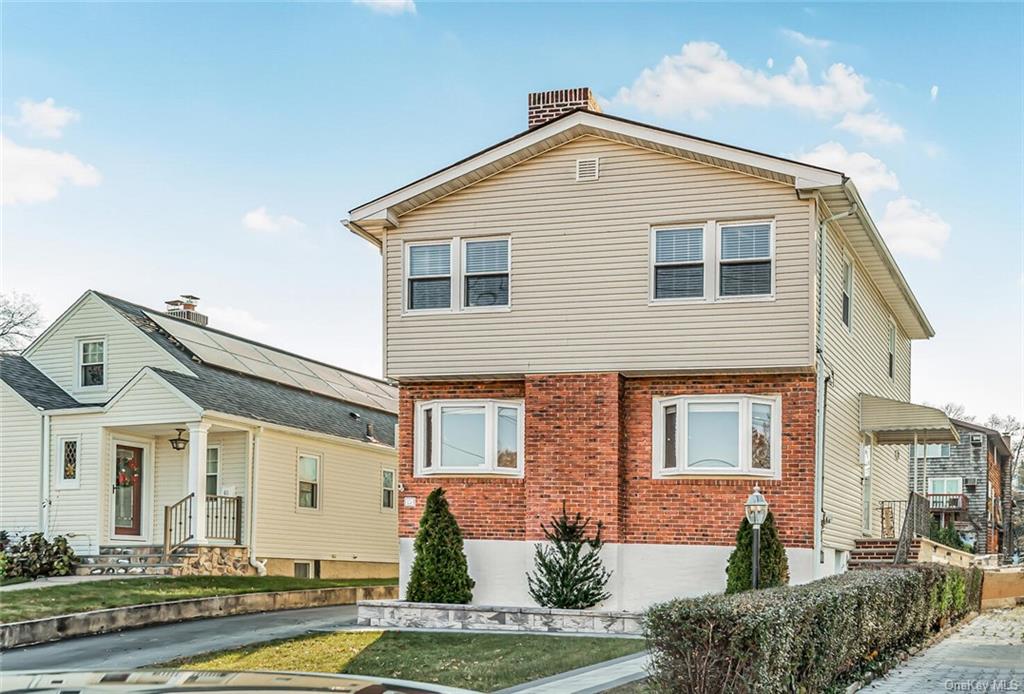 Single Family in Yonkers - Storey  Westchester, NY 10710