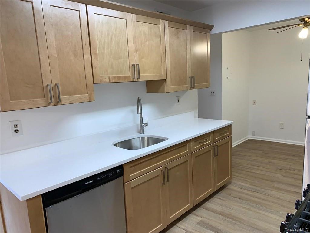 Apartment in Clarkstown - New Holland Village  Rockland, NY 10954