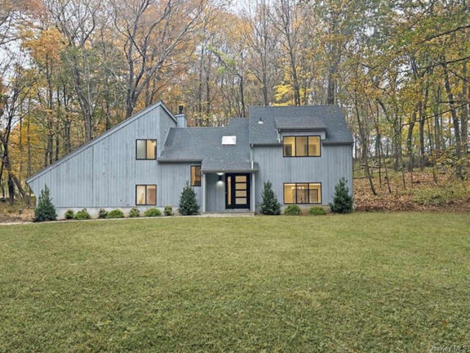 Single Family in Bedford - Cliffside  Westchester, NY 10549