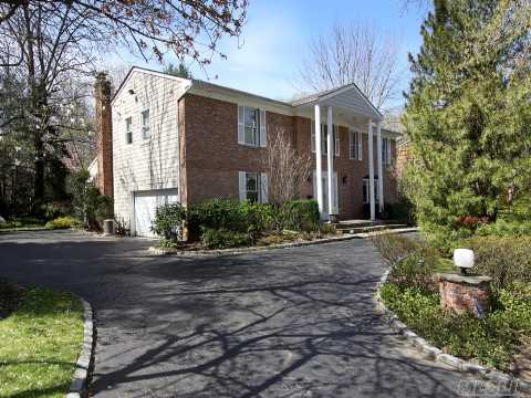 Spacious Ch Colonial Most Prime Location In East Hills. Pvt Property, Front & Back Stairs, Lrg Rms, Great Family Home, Central Vacuum System. East Hills Park & Pool. 