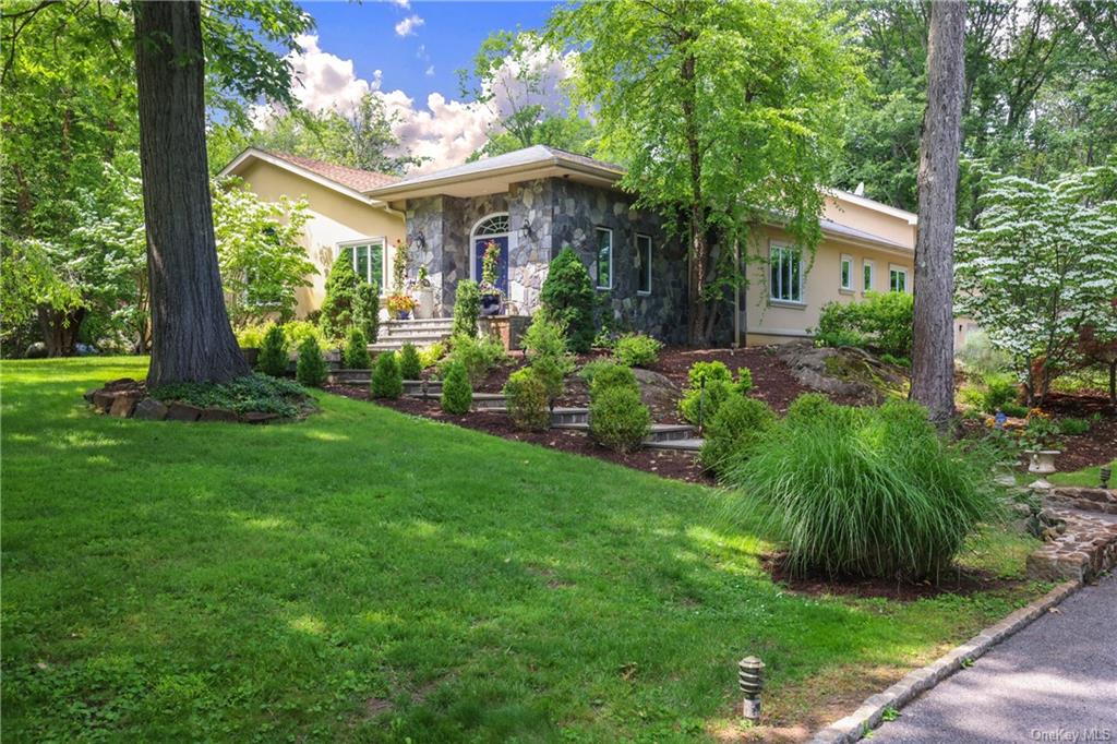 Single Family in North Castle - Whippoorwill  Westchester, NY 10504